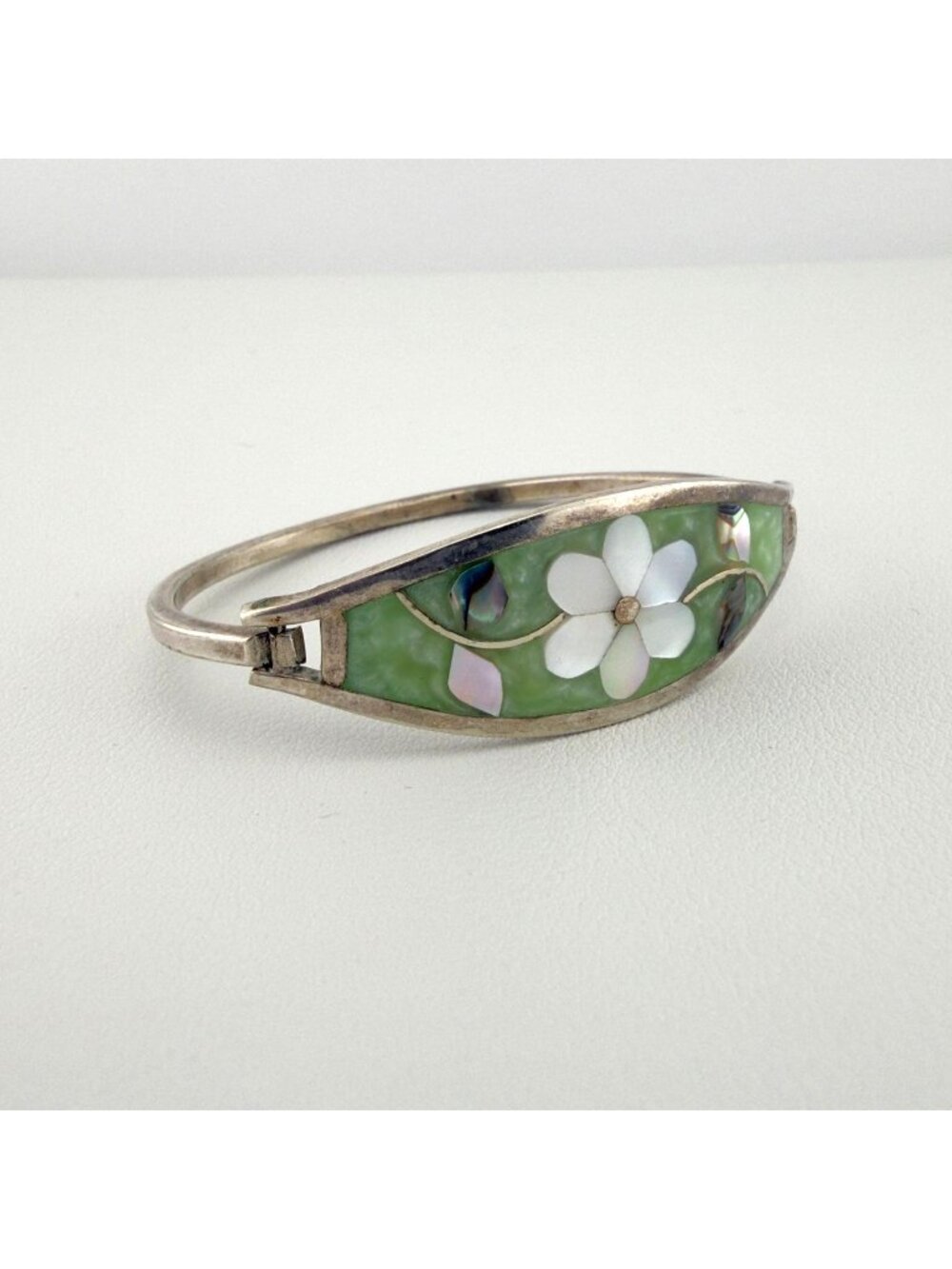 Vintage Silver Abalone Mother of Pearl Flower Inlay Bangle Bracelet Oval Green